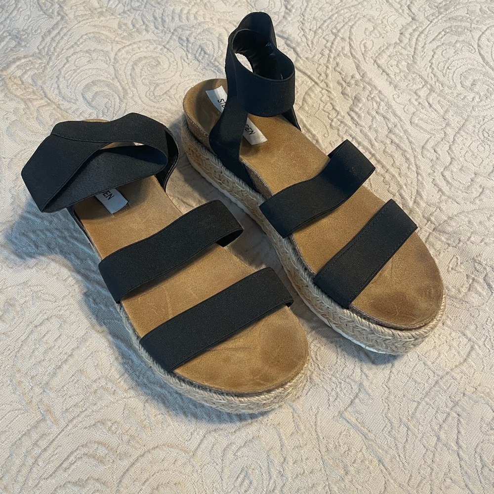 Steve Madden platform sandal.